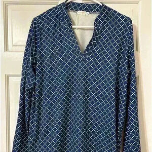 Women’s size large top